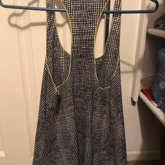 Patterned tank - Picture 2 of 4